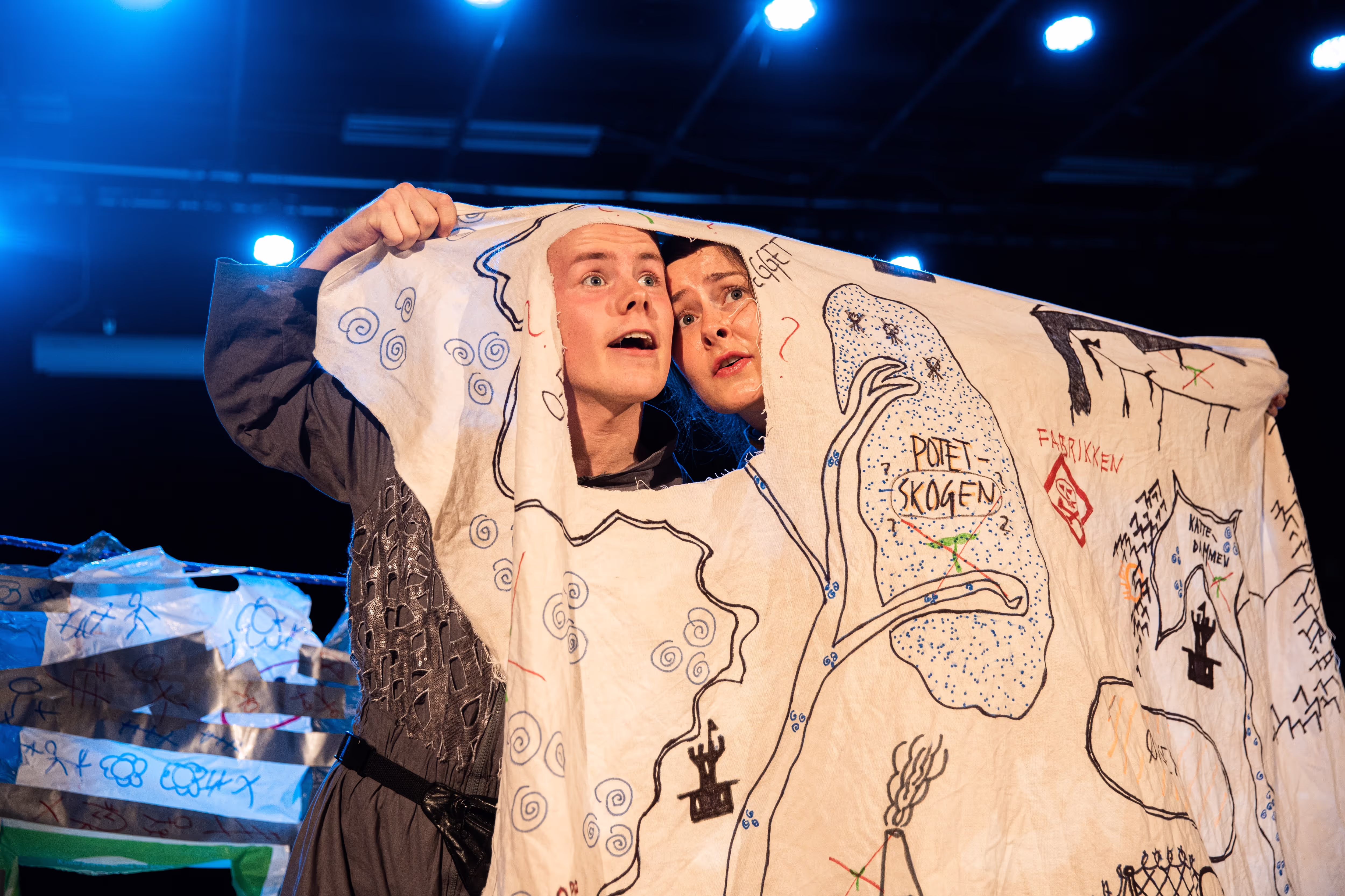 A picture of some of the members of Flora Teater from the play Det Grønne Skiftet